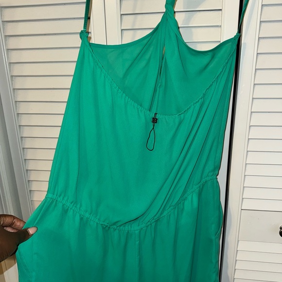 BCBGMaxAzria Vibrant Green Garment - Picture 6 of 9